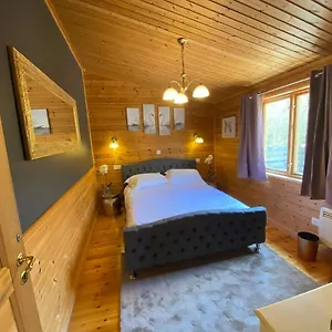 owlet-lodge-at-owlet-hideaway-with-hot-tub-near-york.yorkshirehotels.net/