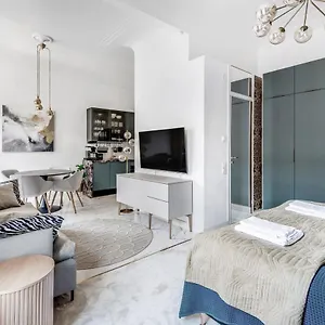 Apartment Wehost Marble And Brands In The Heart Of @vuorikatu 8, Helsinki